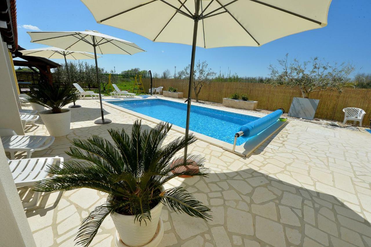 Apartment House Simoni With Pool, Zadar County Privlaka  Exterior foto